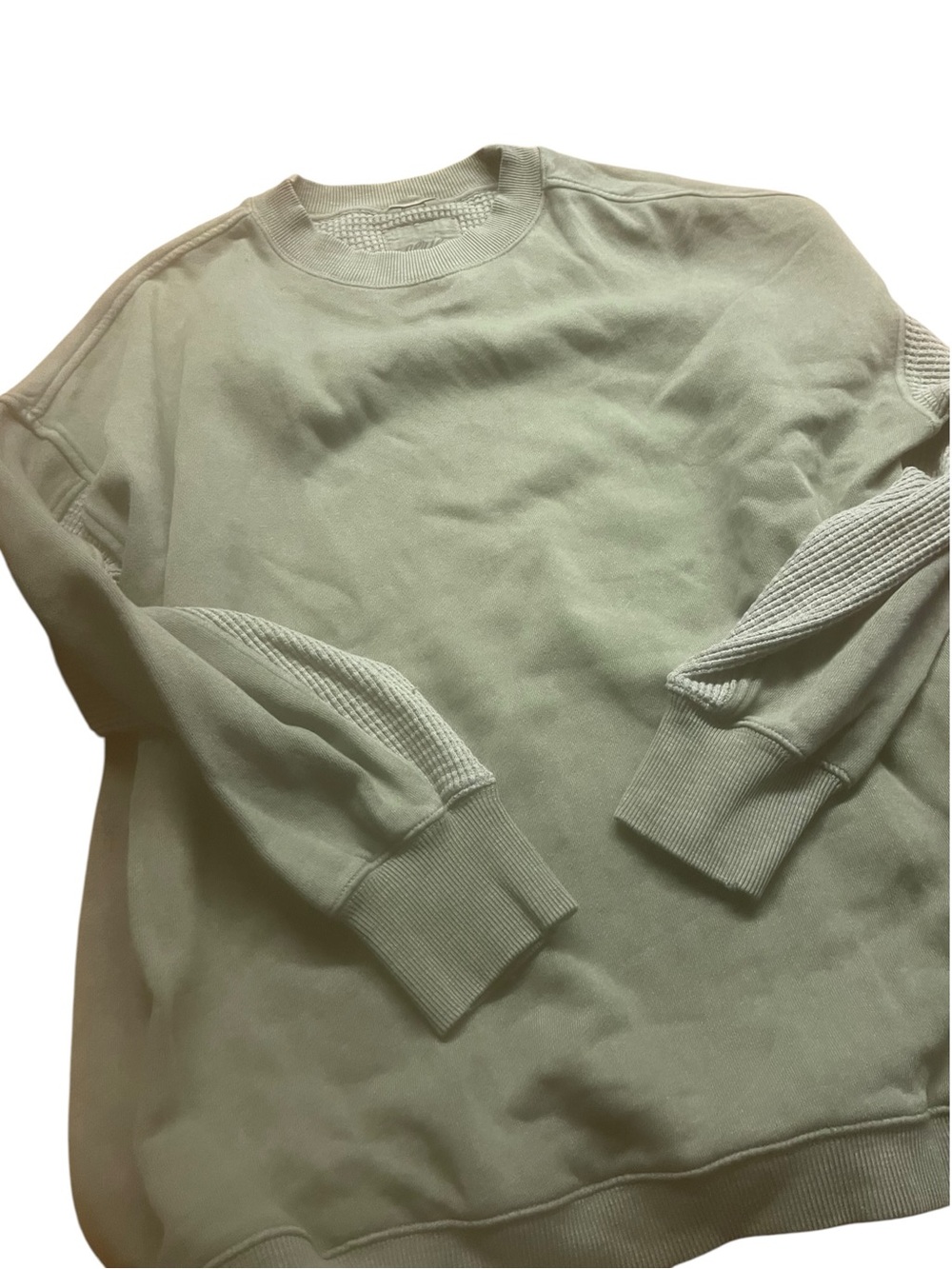 Aeri men’s size small sweatshirt  great condition